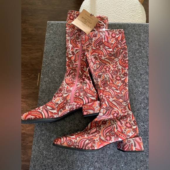 Chelsea & Violet Floral Paisley Boots - Picture 4 of 7